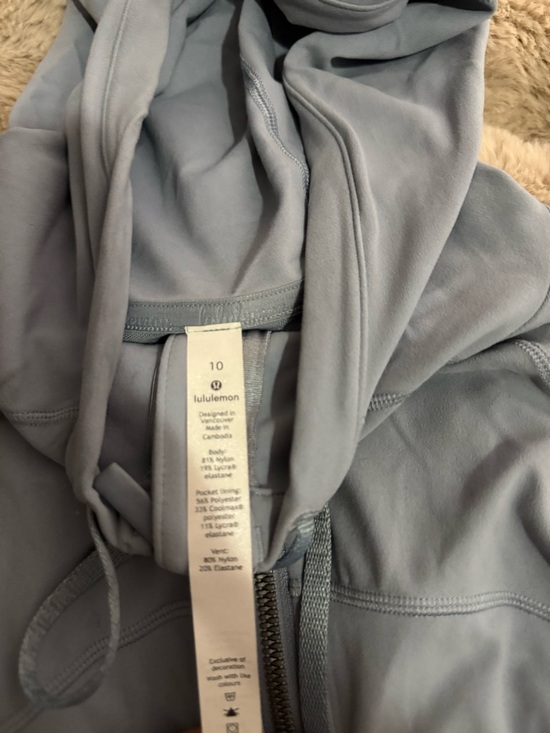 Lululemon hooded define jacket - Picture 4 of 4